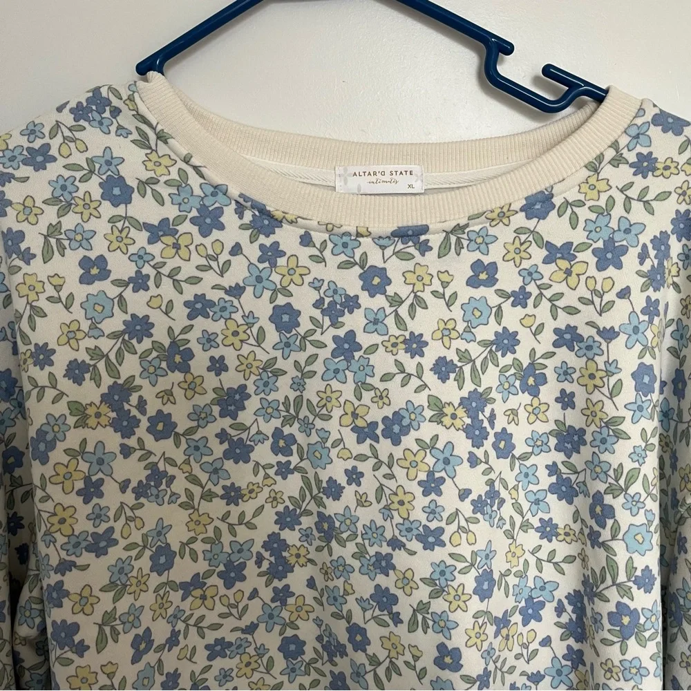 NEW Altar’d State Floral Sweatshirt Size XL NWT - Picture 4 of 6